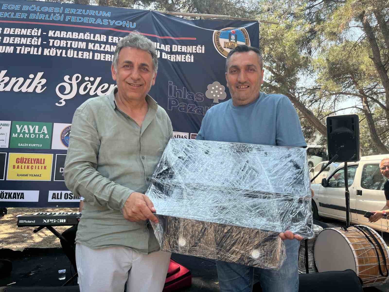 Erzurumlular İzmir’deki piknik şöleninde bir araya geldi 