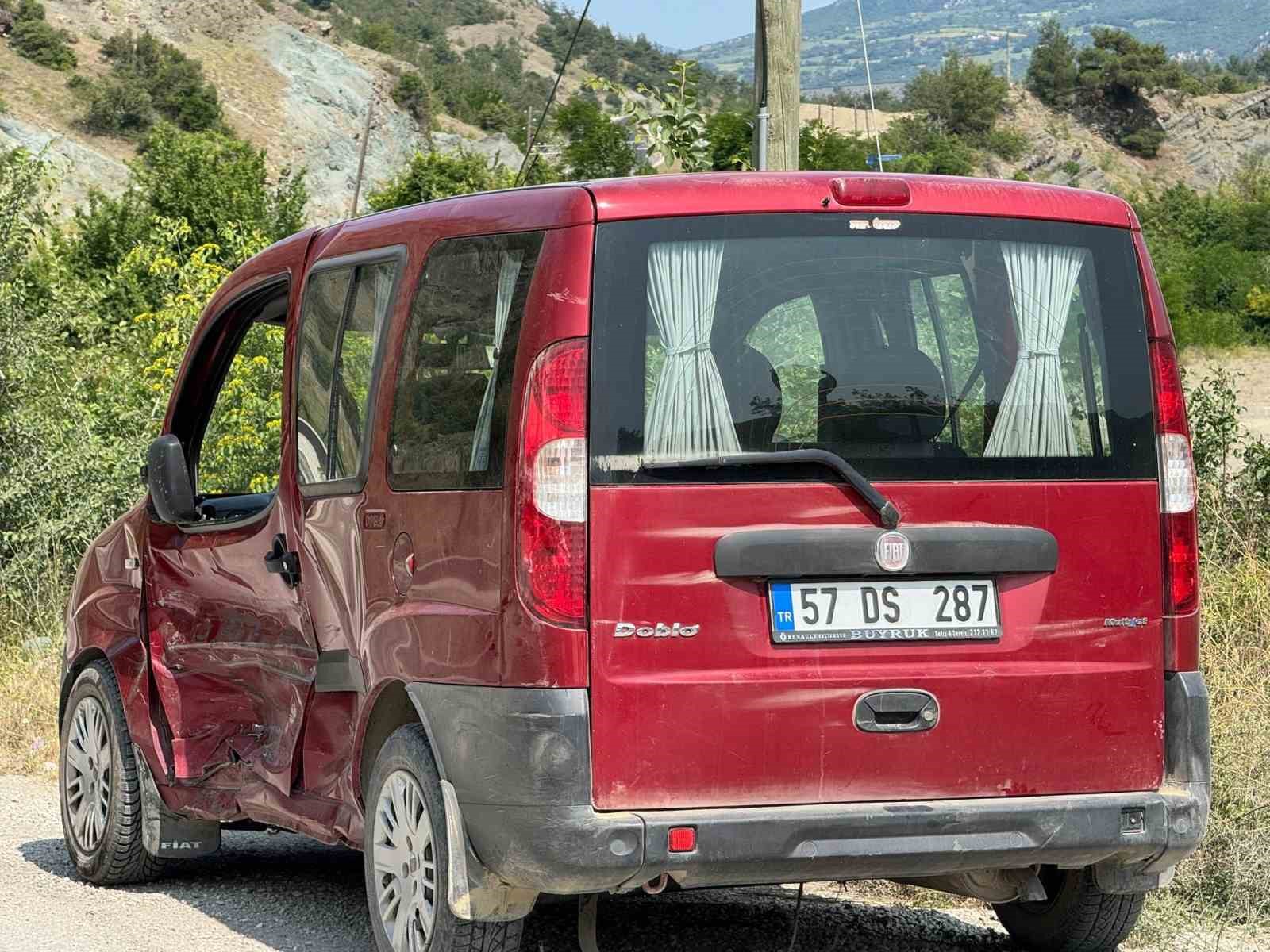 Kastamonu’da iki hafif ticari araç çarpıştı: 1 yaralı 