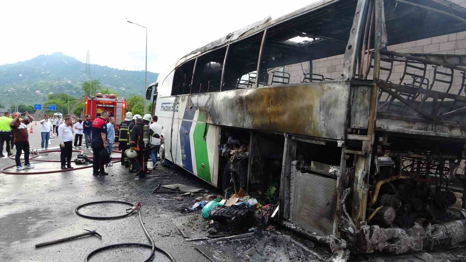 Ordu’da yolcu otobüsü alev alev yandı 