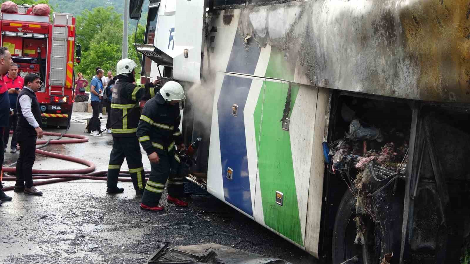 Ordu’da yolcu otobüsü alev alev yandı 