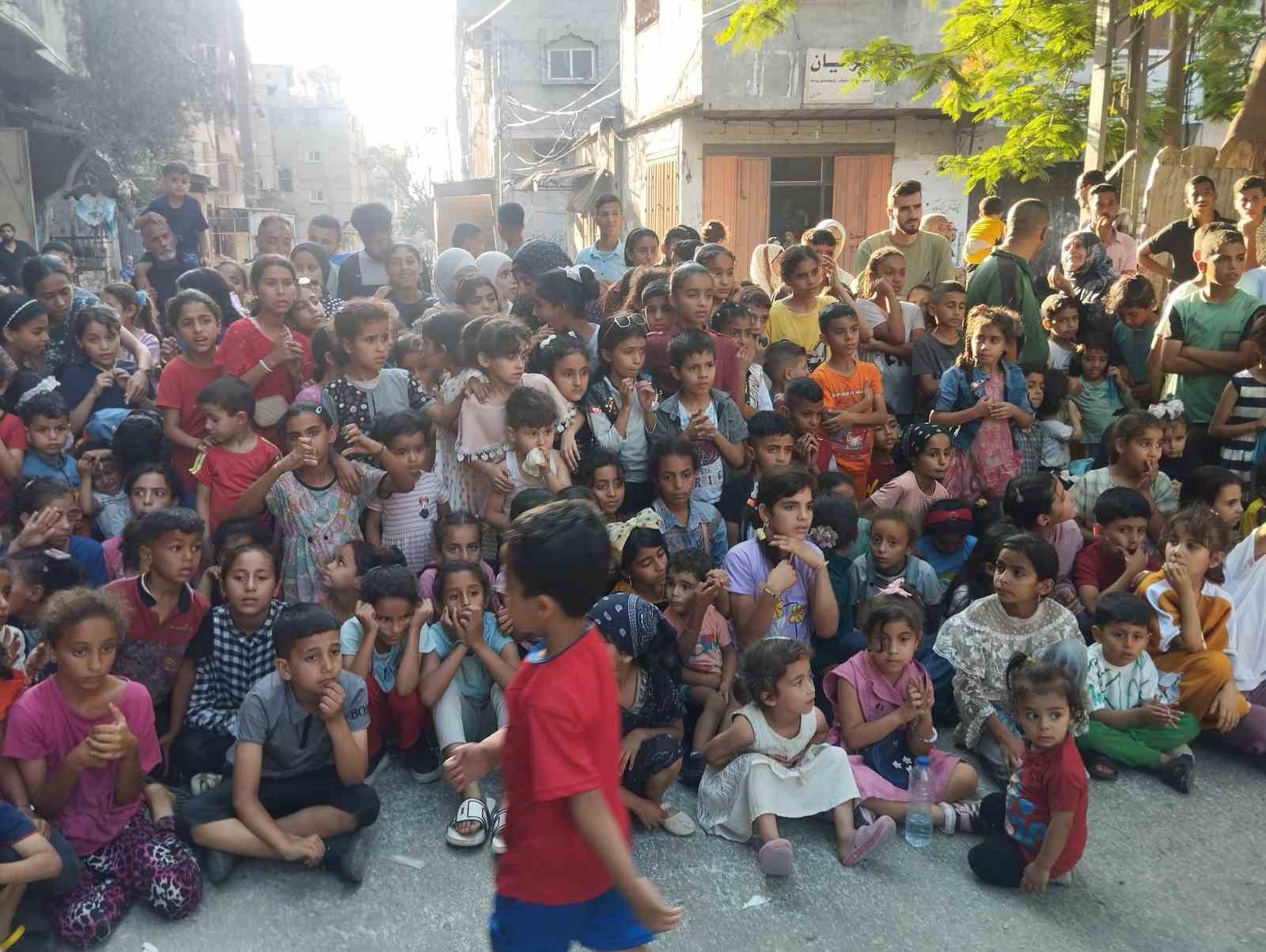 Gazze’de çocuklar, İsrail saldırıları gölgesinde Kurban Bayramı’nı kutladı 
