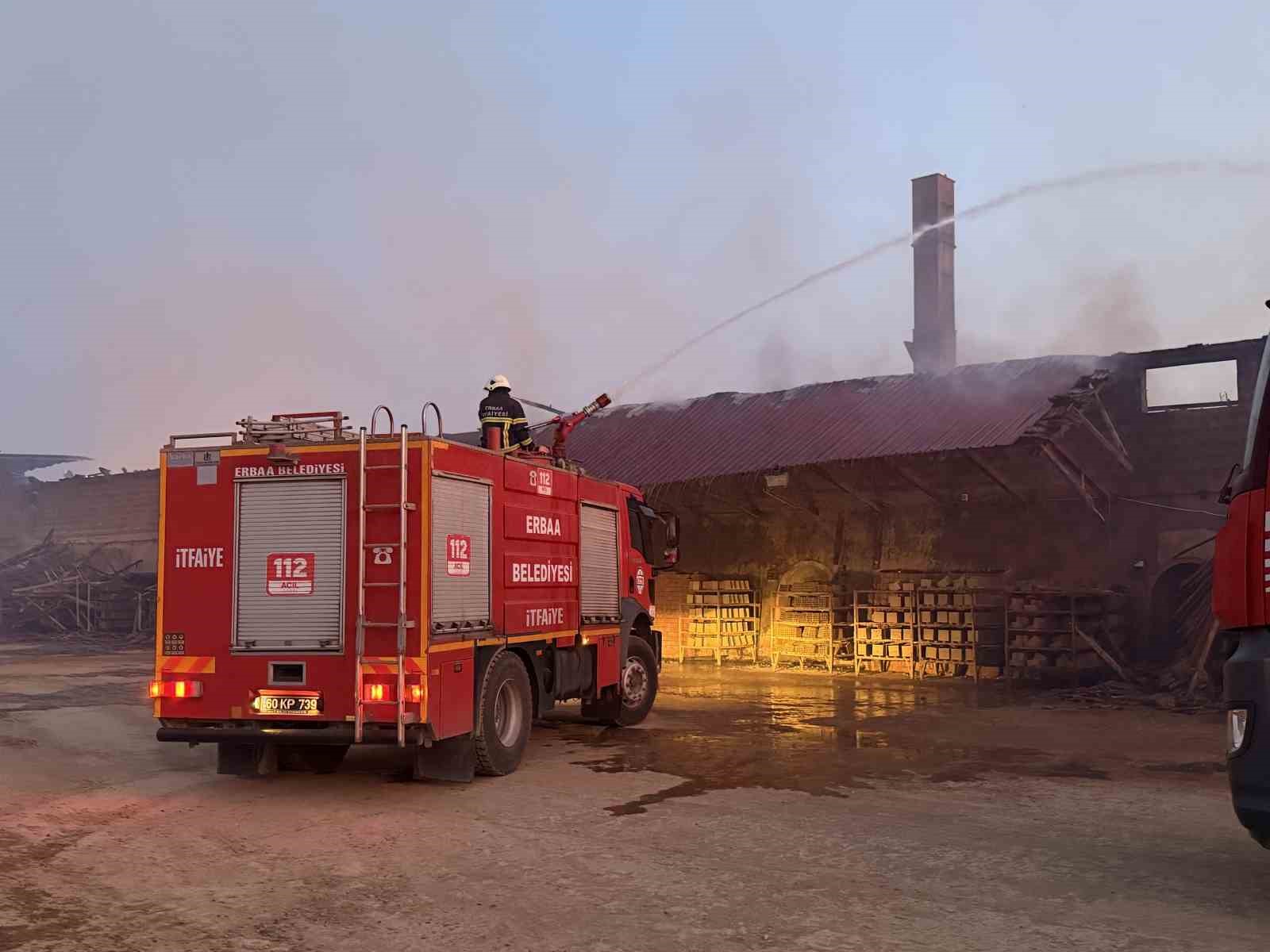 Tokat’ta tuğla fabrikasındaki yangın kontrol altına alındı 