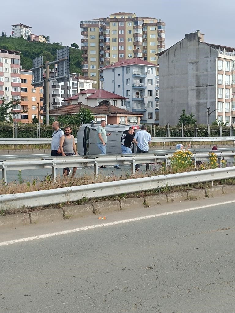 Rize’de bayram dönüşü kaza: 2 ölü, 3 yaralı 