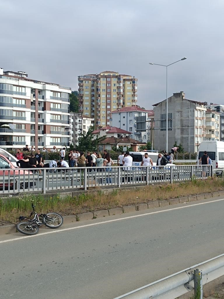 Rize’de bayram dönüşü kaza: 2 ölü, 3 yaralı 