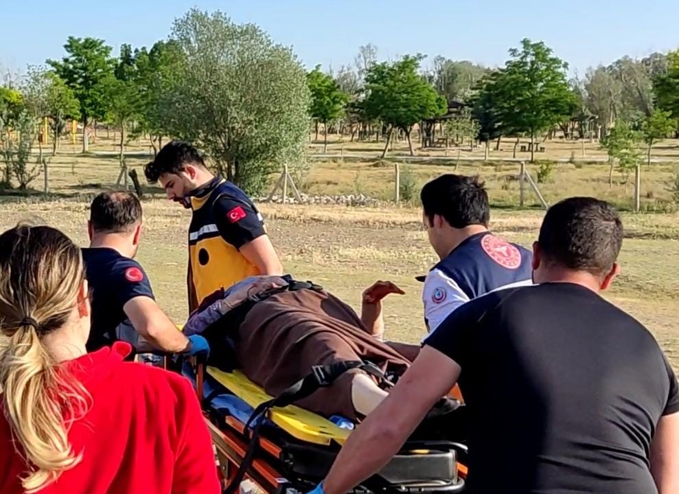 Kulu’da yaşlı sürücü virajı alamayınca takla attı: 2 yaralı 