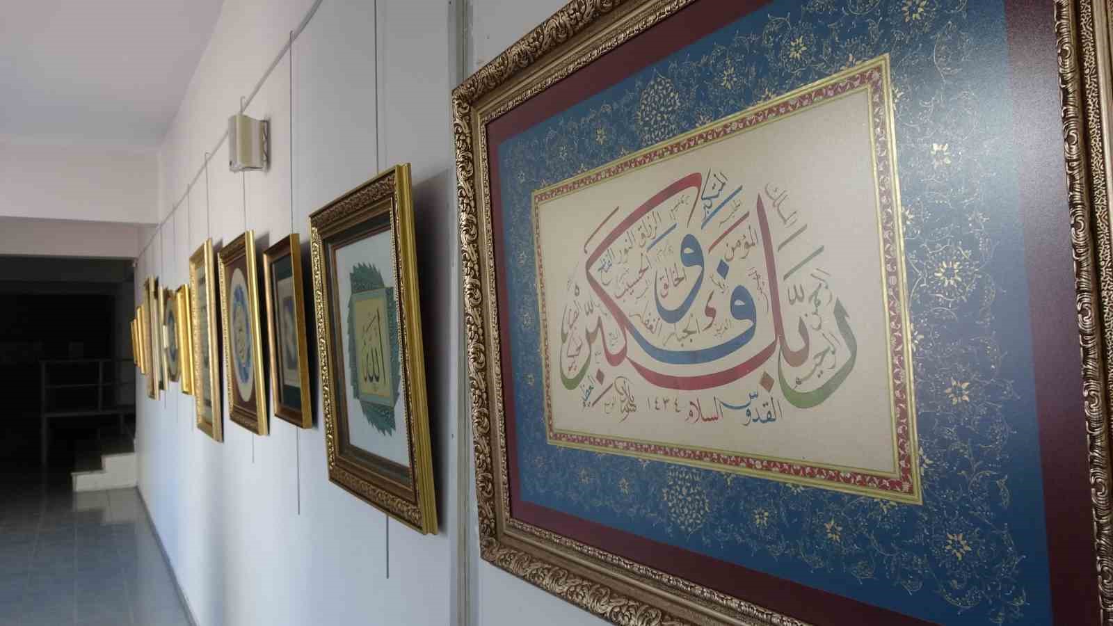 Hayali olan sergiyi 49 yaşında açtı 