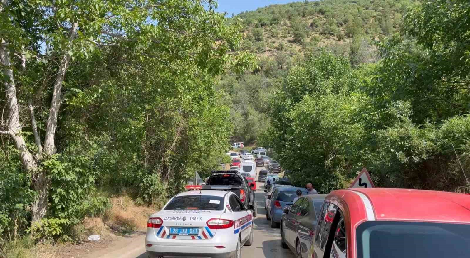 Kurban Bayramı’nda Gürleyik Şelalesi’ne ziyaretçi akını 