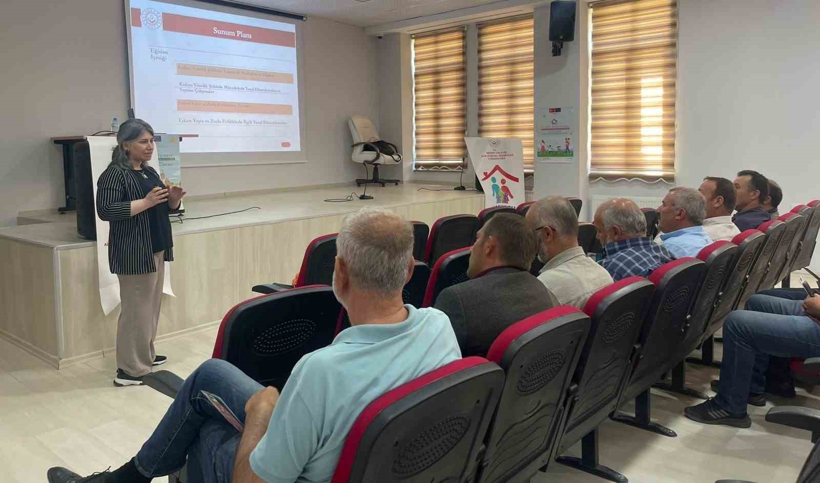 Aydıntepe’de muhtarlara farkındalık eğitimi verildi 
