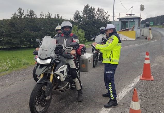 Ardahan motosiklet sürücülerine yönelik denetim yapıldı 