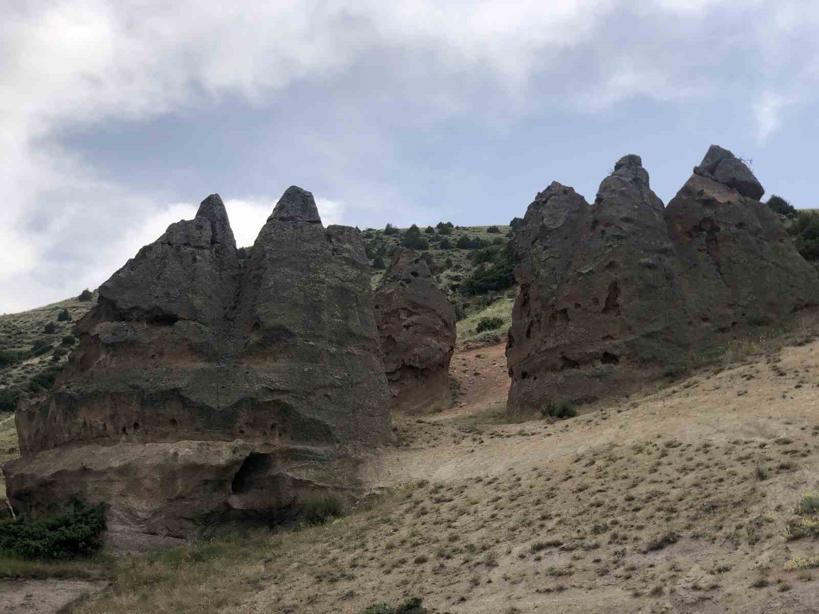 Sarıkamış’ın ’peri bacaları’ görenleri kendine hayran bırakıyor. 