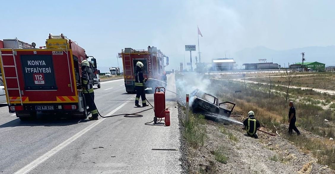 Karapınar’da otomobil yanarak kullanılamaz hale geldi 