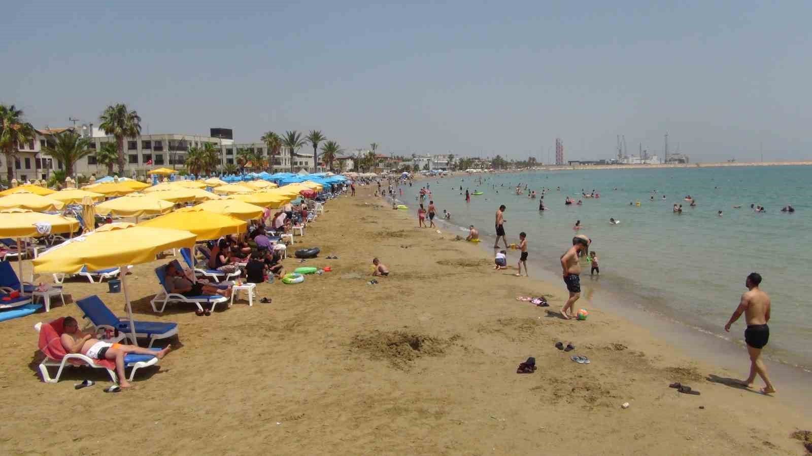 Mersin plajlarında bayram bereketliliği yaşandı 