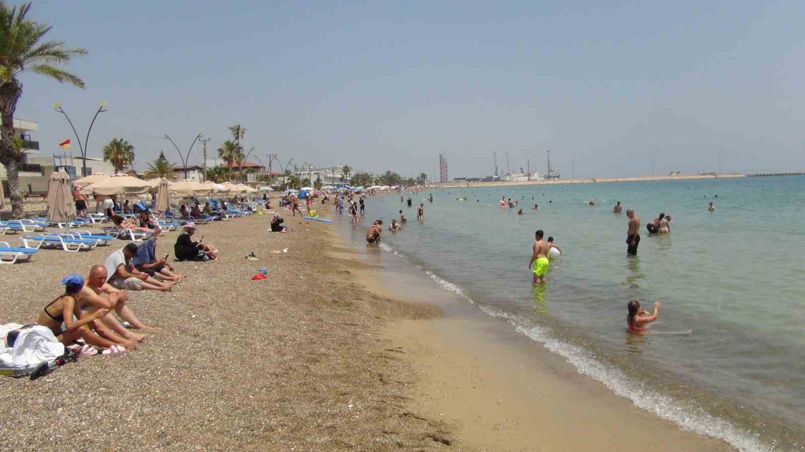 Mersin plajlarında bayram bereketliliği yaşandı 