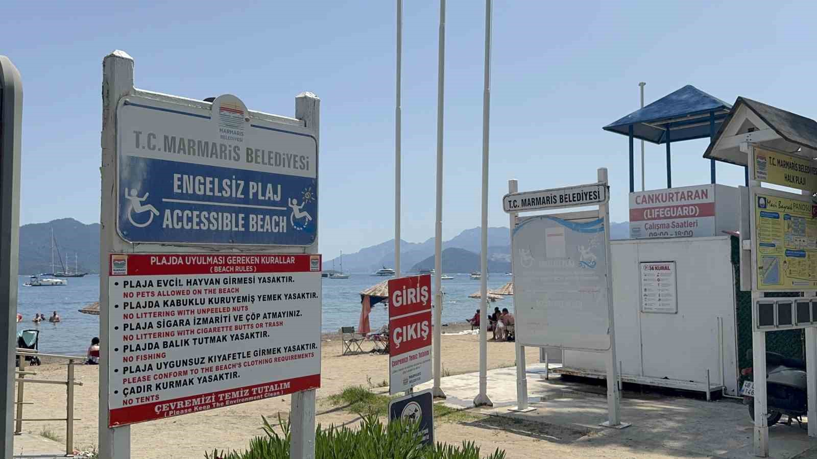 Marmaris’te mavi bayraklı halk plajında vatandaştan ’cankurtaran’ ve ’soyunma kabini’ tepkisi 