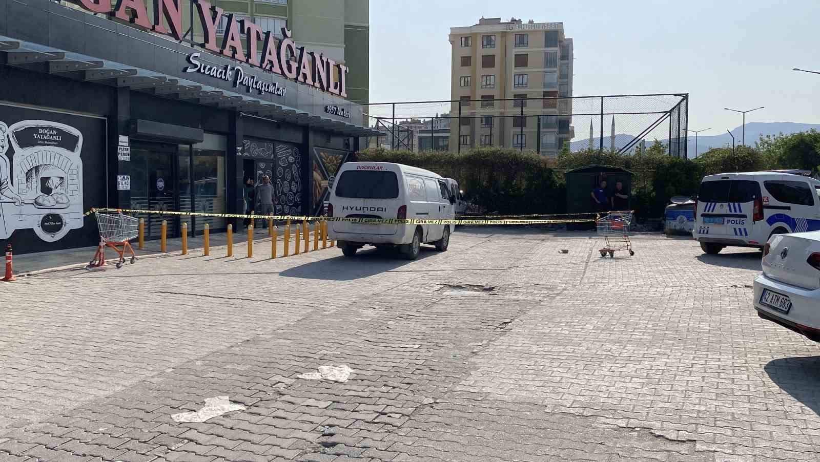 Önce tokalaştı sonra bacaklarından vurdu 