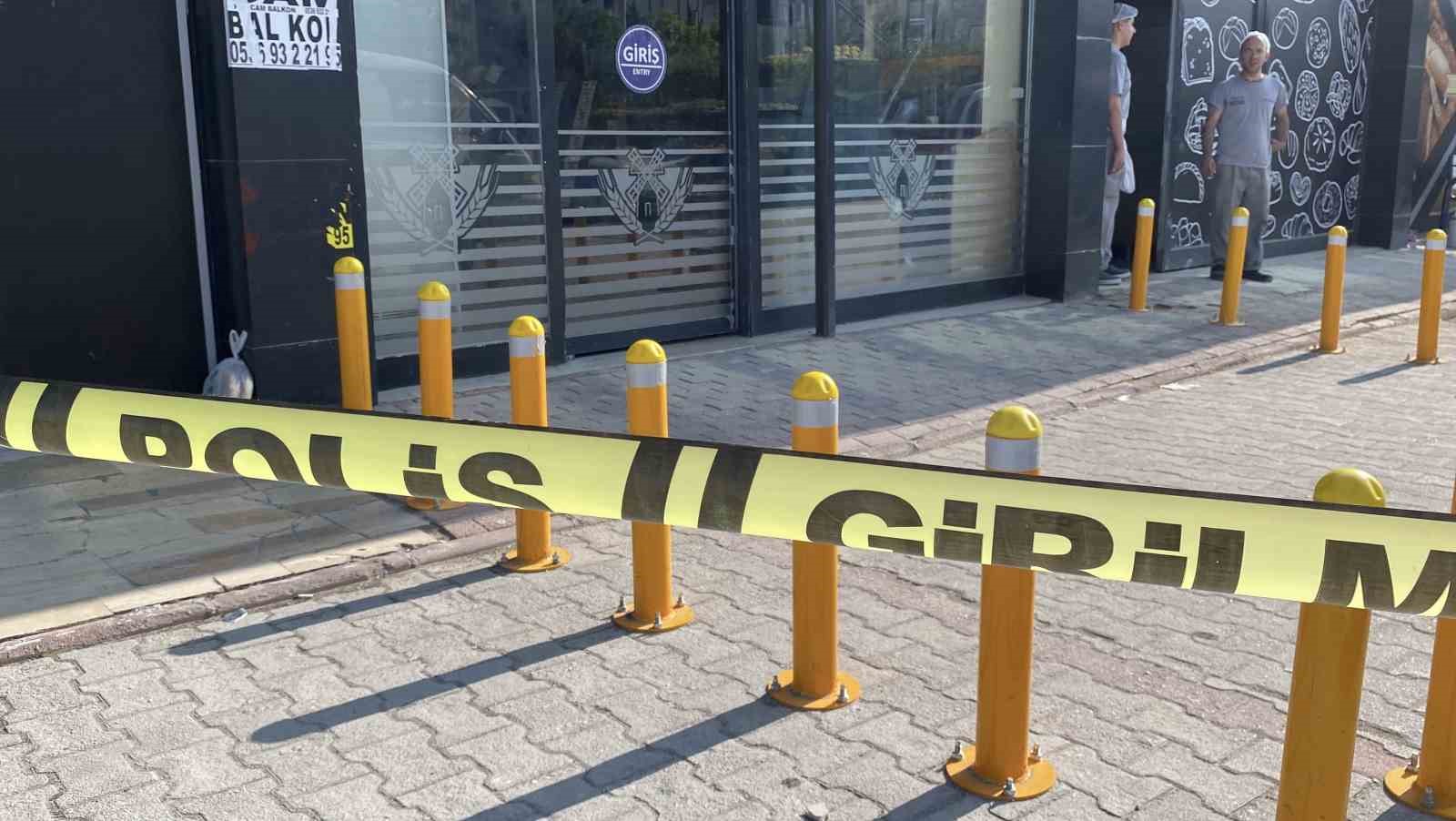 Önce tokalaştı sonra bacaklarından vurdu 