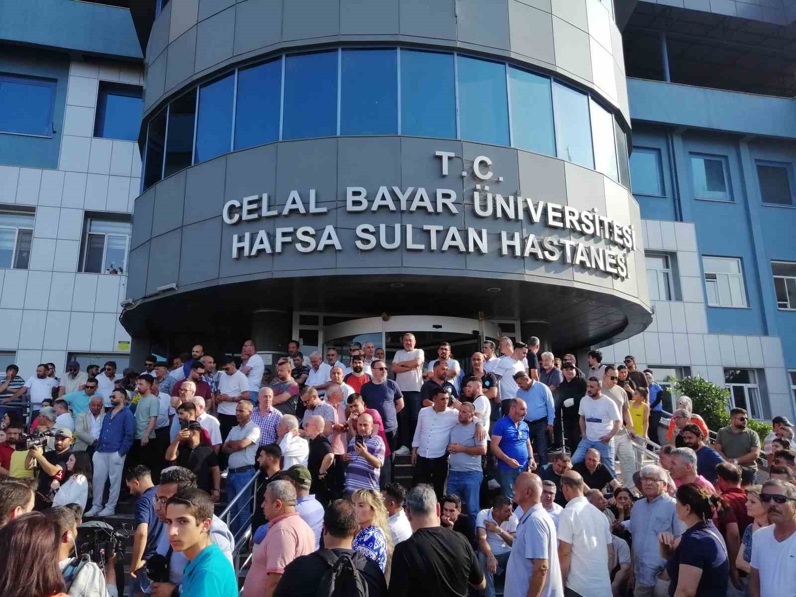 Manisa Büyükşehir Belediye Başkanı Ferdi Zeyrek hayatını kaybetti 