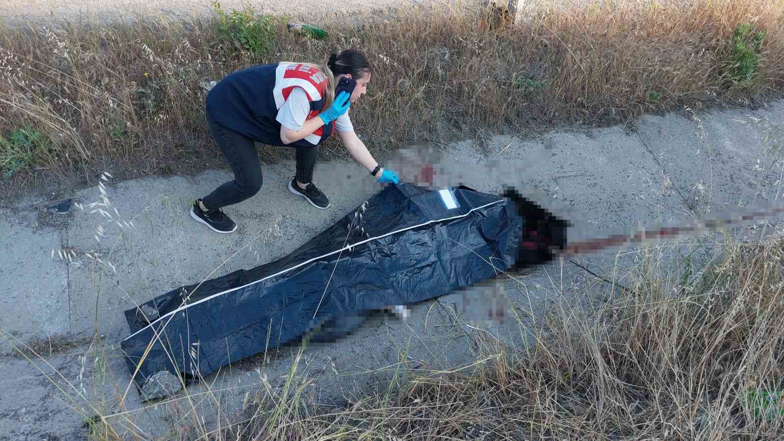 Bariyere çarpan motosiklet 400 metre sürüklendi, sürücü hayatını kaybetti: Kaza anı kamerada 