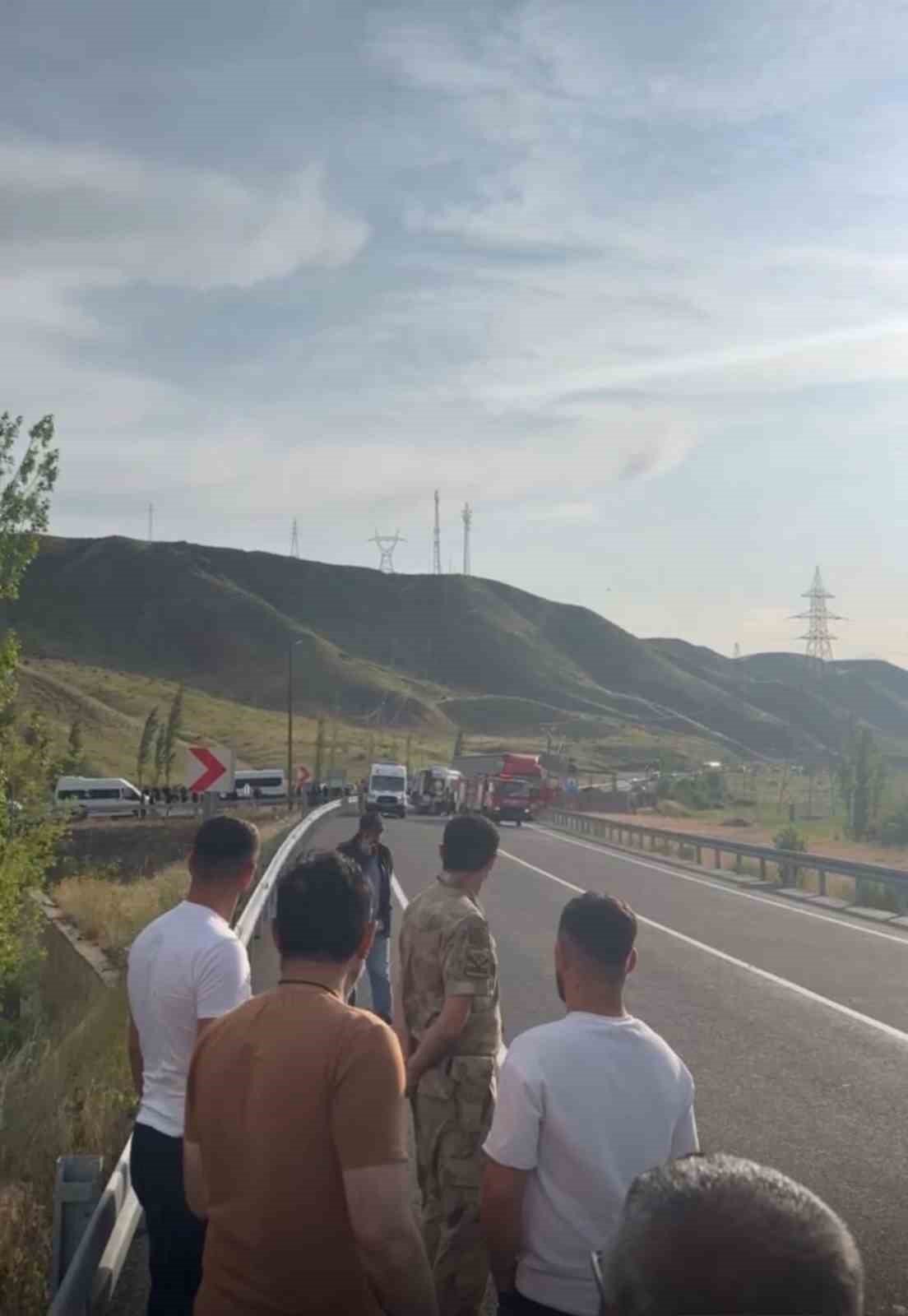 Kars’ta tır ile otomobil çarpıştı: 1 ölü, 2 yaralı 