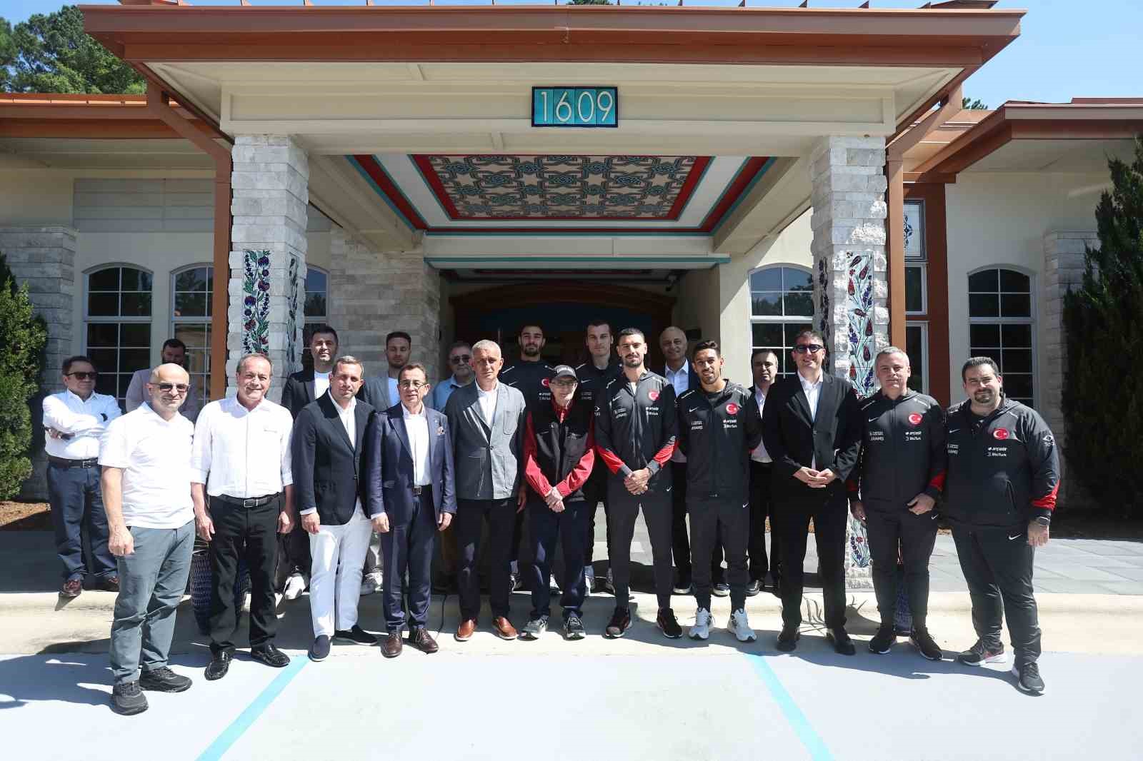 A Milli Takım’dan Aziz Sancar’a ziyaret 