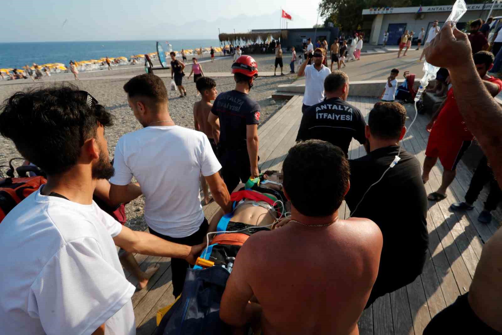 Falezlerden ölümüne atlayış denemesi hastanede bitti, 18 yaşındaki genç ağır yaralandı 
