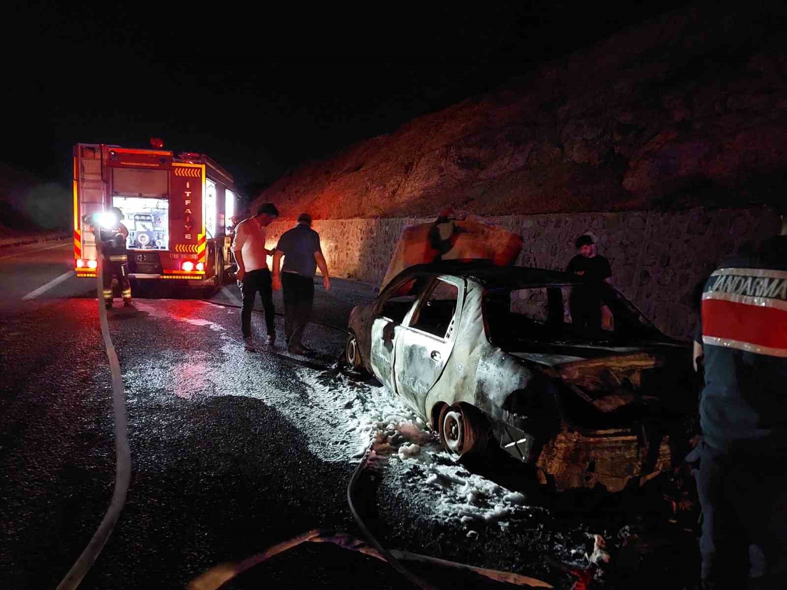 Kazdağları’nda çıkan araç yangınına itfaiye müdahale etti 