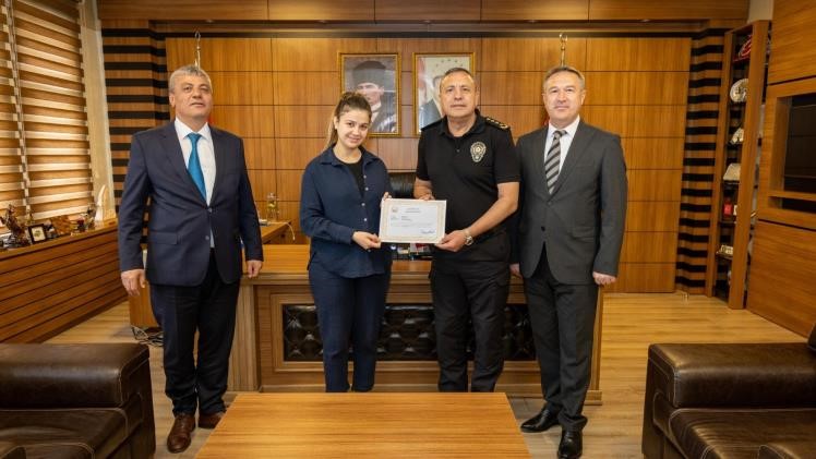Güvenlik görevlilerine başarı belgeleri verildi 