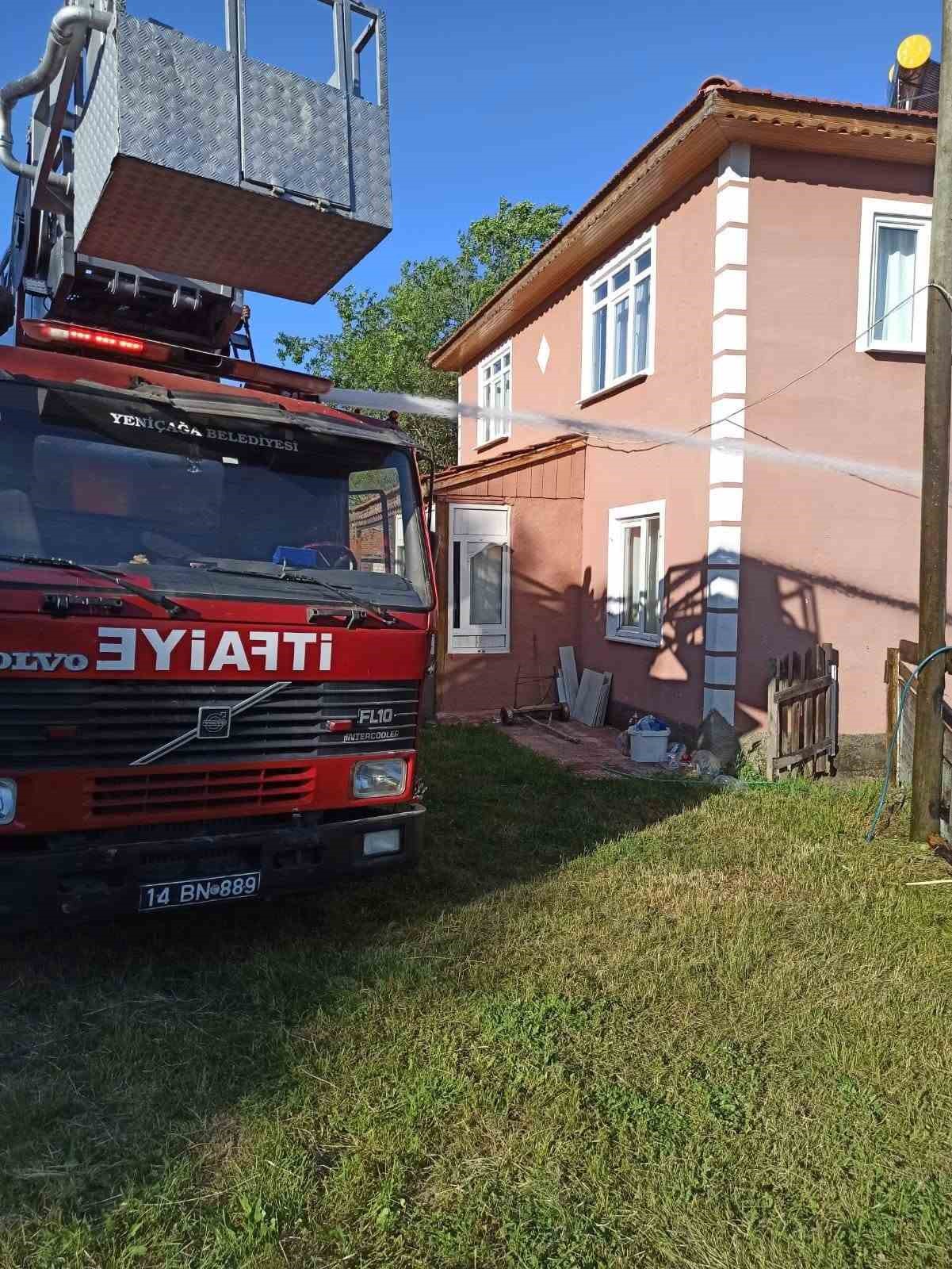 Bolu’da ahşap samanlık küle döndü 