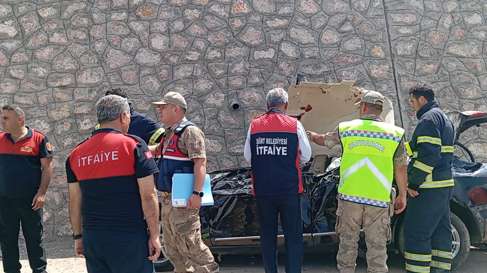 Siirt’te kamyon ile otomobil çarpıştı: 1 ölü, 4 yaralı 