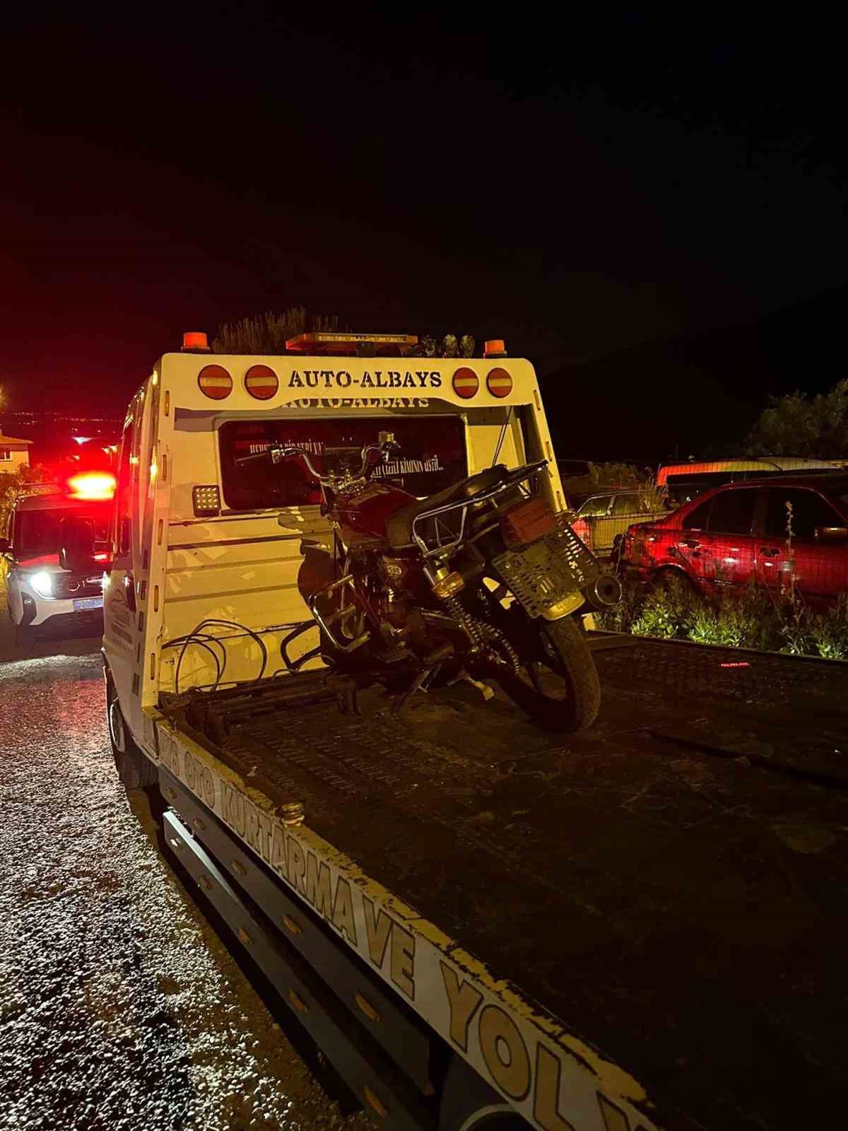 Egzoz patlatan motosiklet sürücüleri trafikten men edildi 