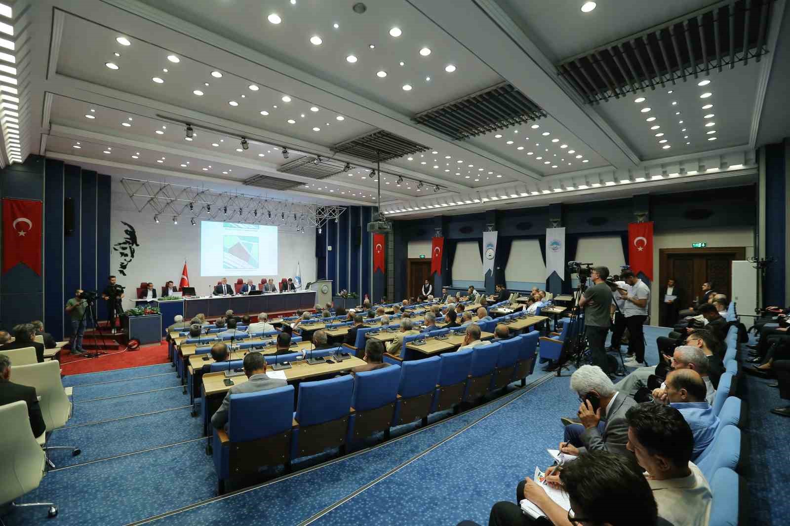 Büyükşehir Meclisi’nden Kartal Katlı Kavşağı Projesi için ’alternatif yol’ kararı 