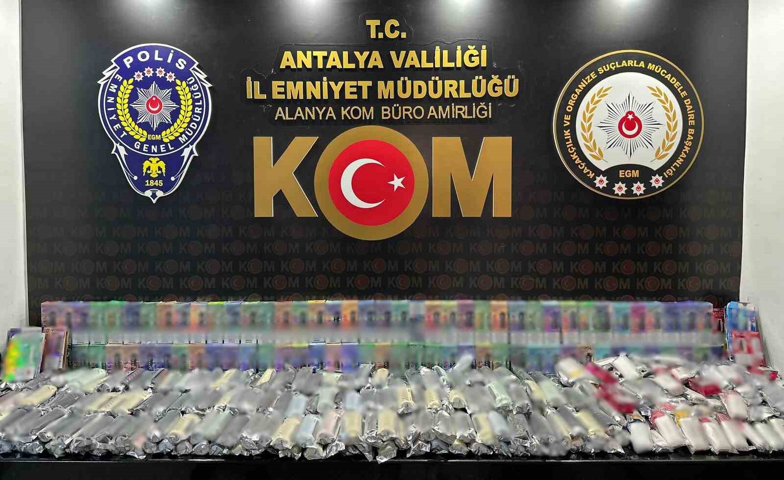 Antalya’da 1 haftada 8 şüpheliye adli işlem yapıldı 2 firari yakalandı