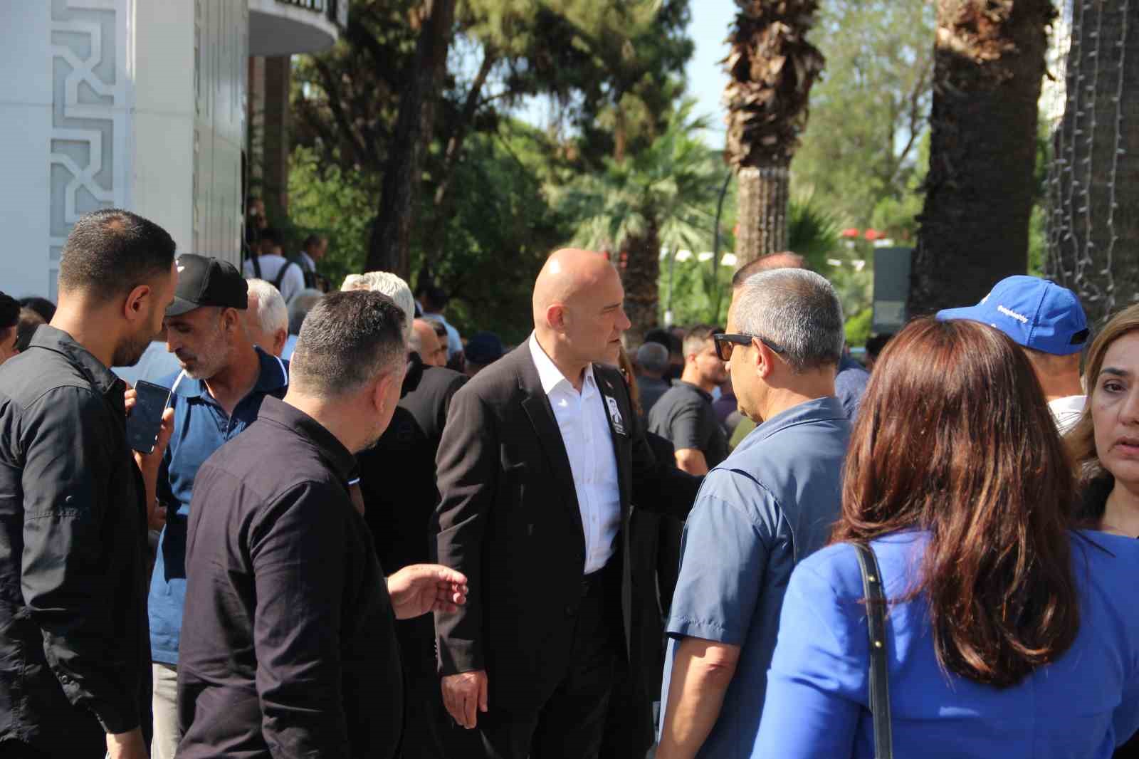 Ferdi Zeyrek için taziye kabulüne başlandı 