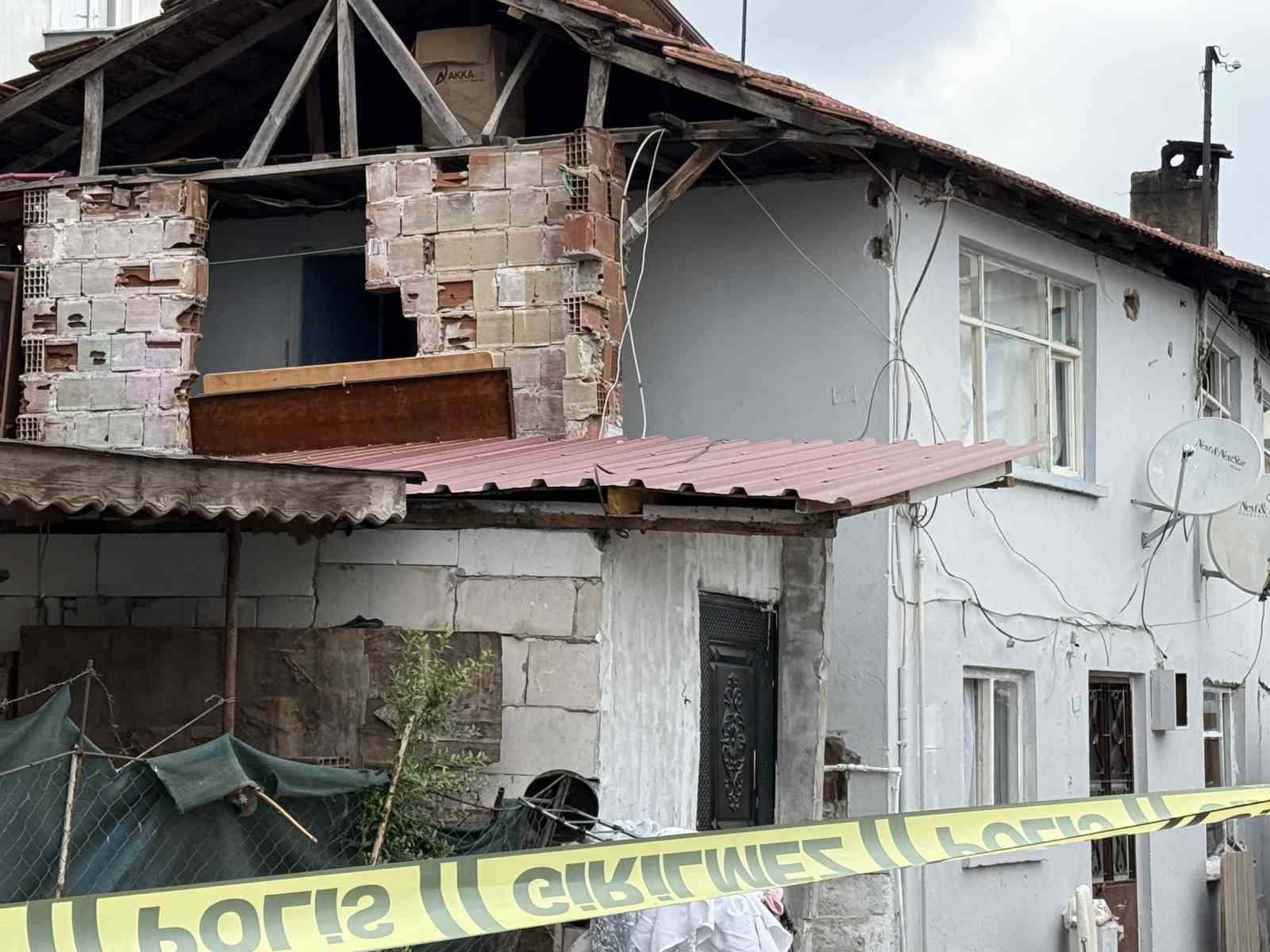 Kanlı ziyaret: Çocuklarının evinde eski eşini vurdu 