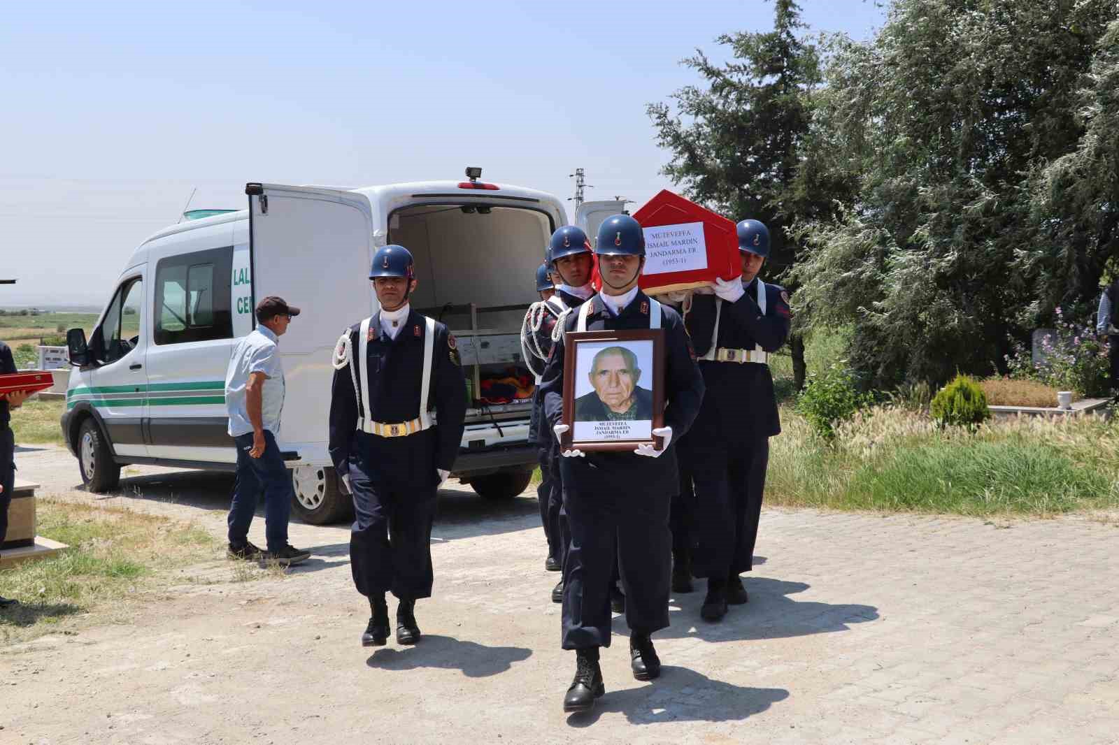 Kıbrıs gazisi İsmail Mardin, Edirne’de son yolculuğuna uğurlandı 