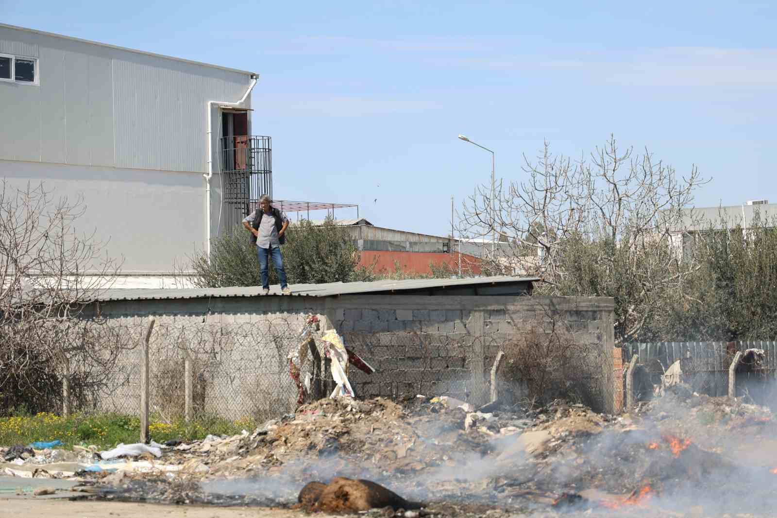 Yakılan çöpler hem havayı kirletiyor hem de insan sağlığını tehdit ediyor 