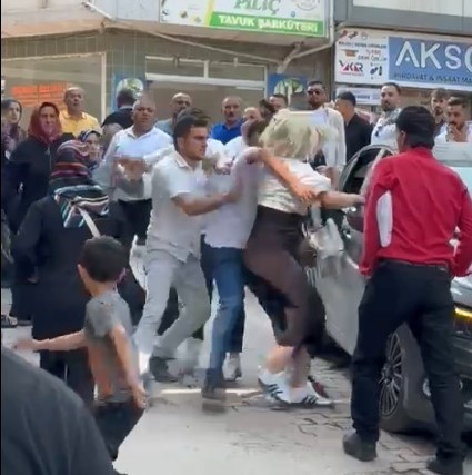 Ordu’da sokak ortasında kavga