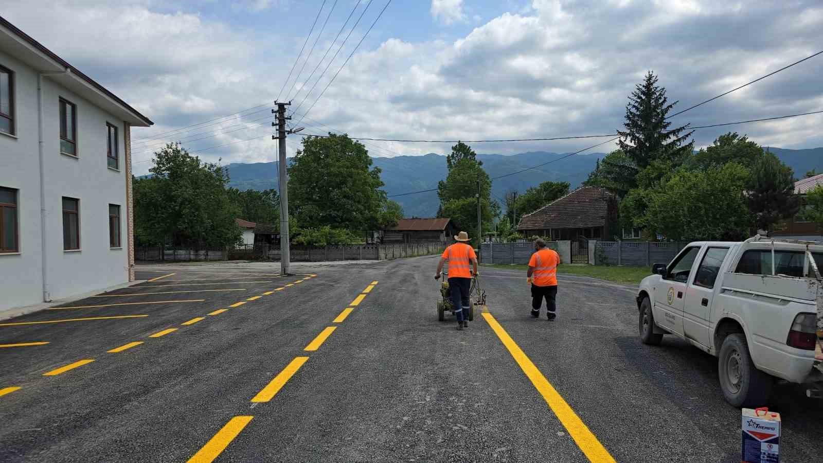 Cami çevresi düzenlendi 