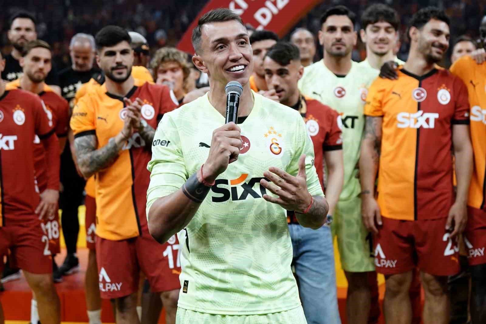 Fernando Muslera: 