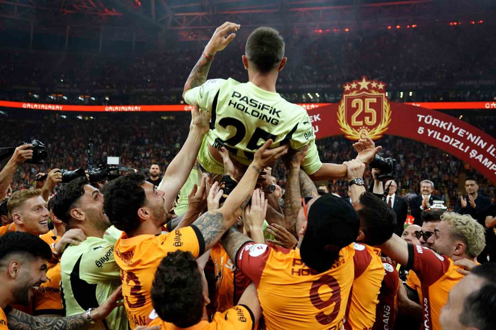 Fernando Muslera: 