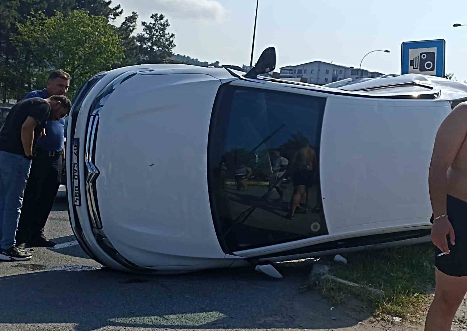 Ordu’da 2 otomobil çarpıştı, birisi takla attı 