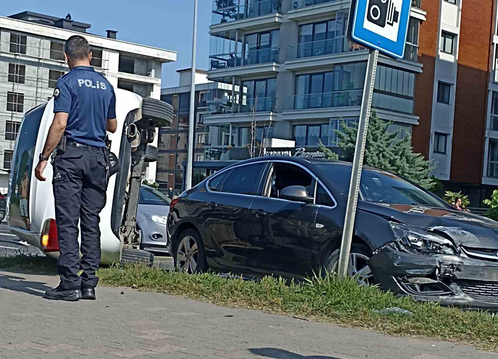 Ordu’da 2 otomobil çarpıştı, birisi takla attı 