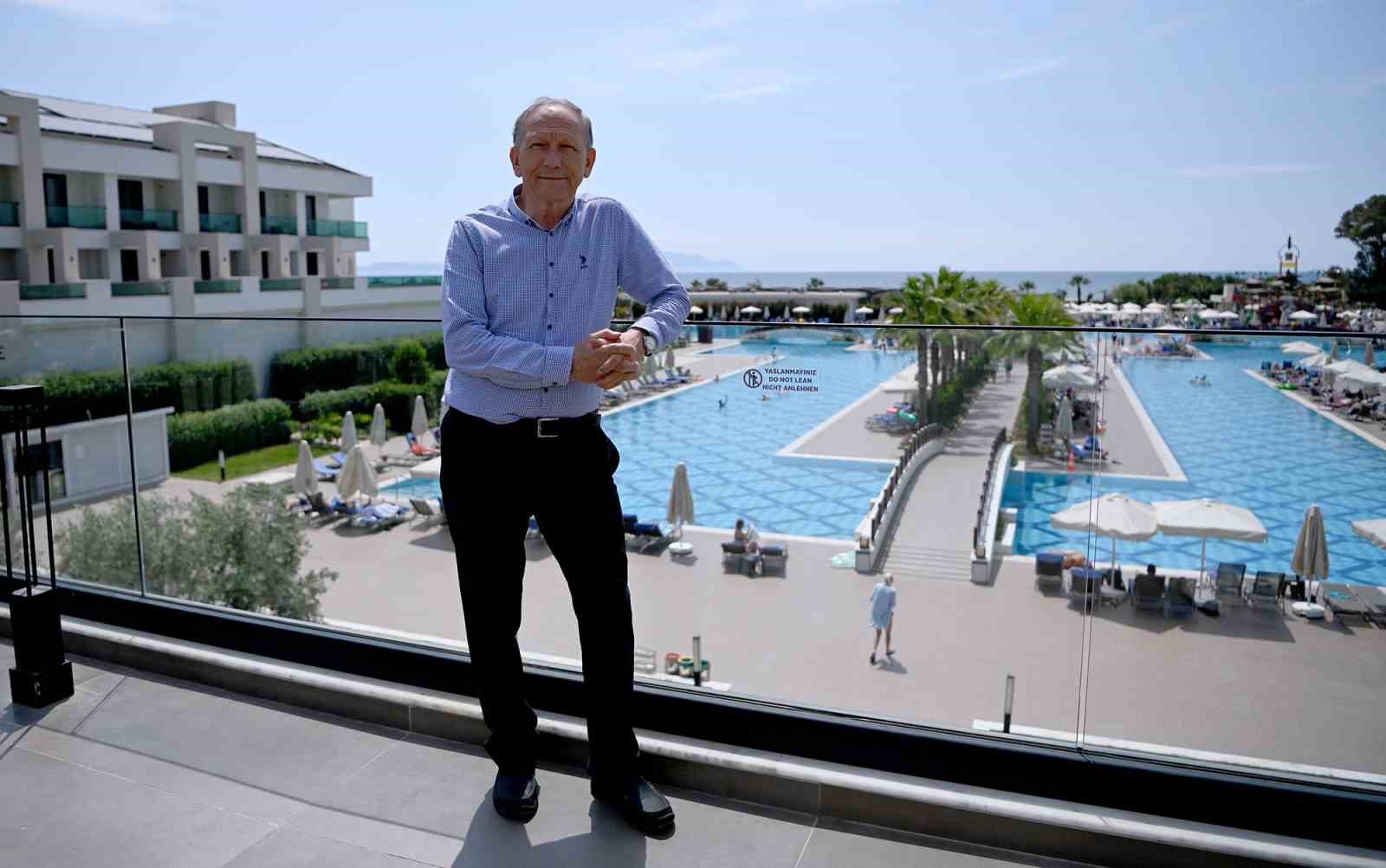 Kuşadası’nda turizmcinin yüzü gülüyor 