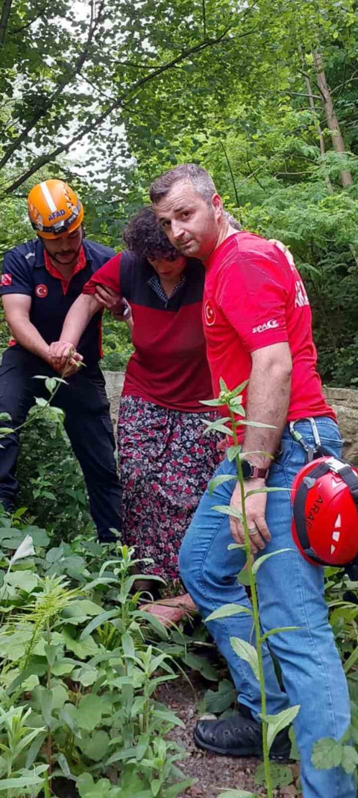 Kendisinden haber alınmayan kadın, arama ekipleri tarafından bulundu 