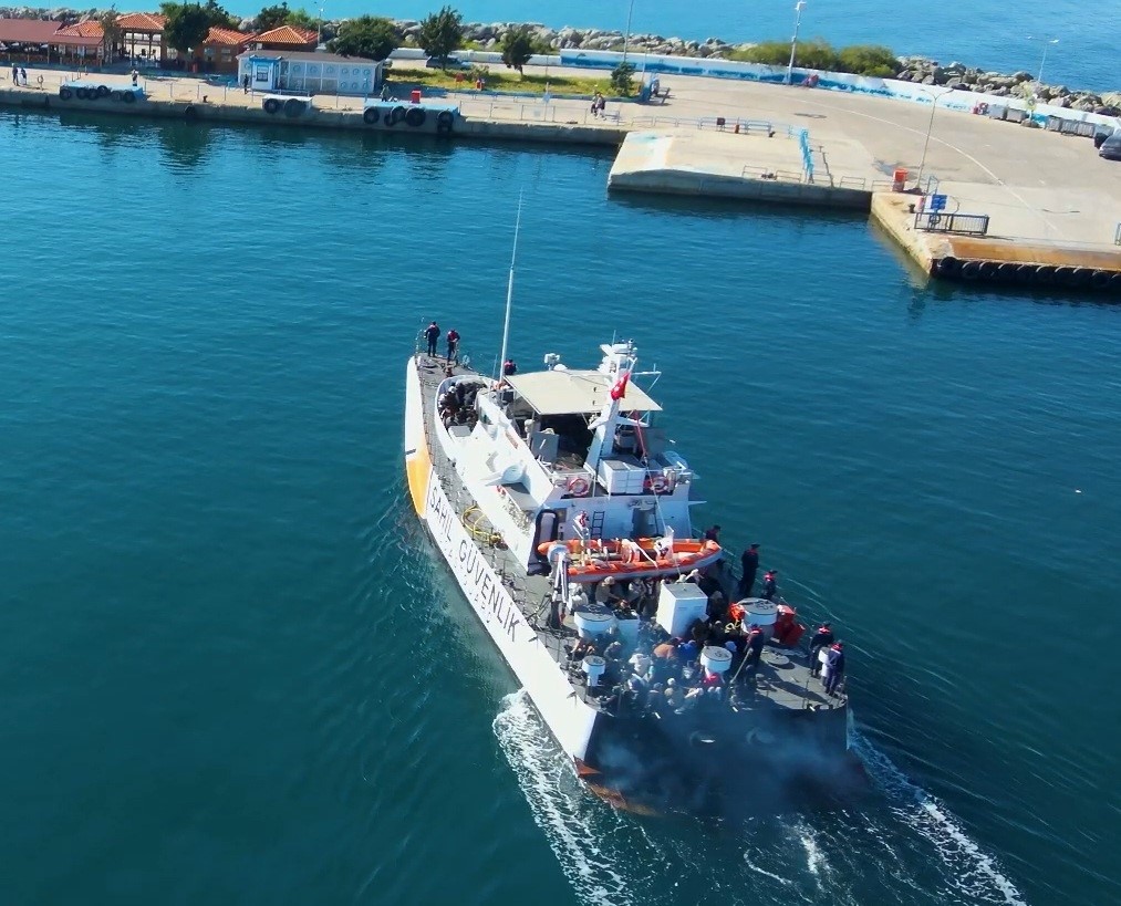 Çanakkale’de göçmen kaçakçılığı operasyonuna 23 tutuklama 