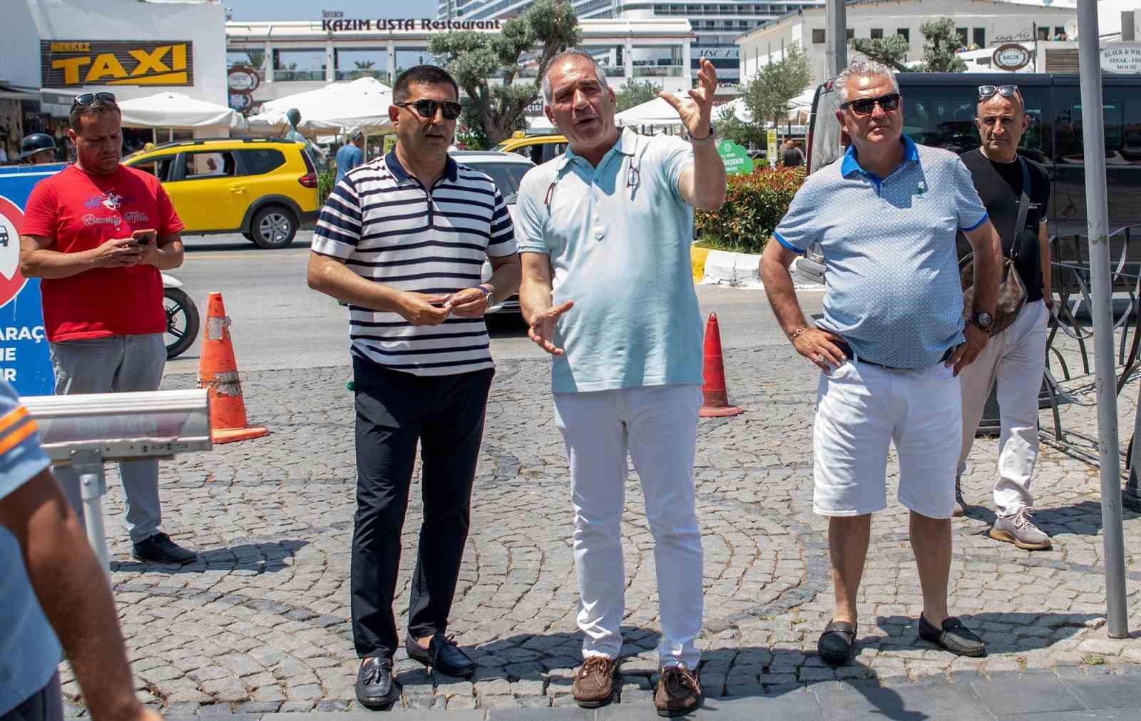 Başkan Ömer Günel’den turistik çarşı esnafı ile bir araya geldi 