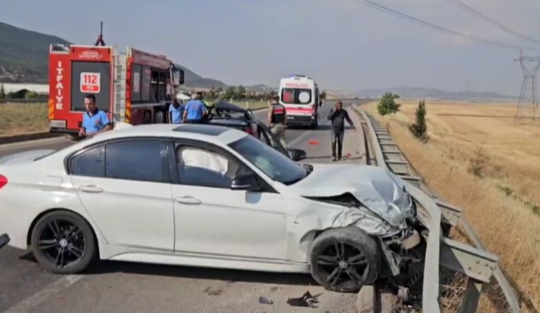 Gaziantep’te iki otomobil çarpıştı: 1 ölü, 2 yaralı 