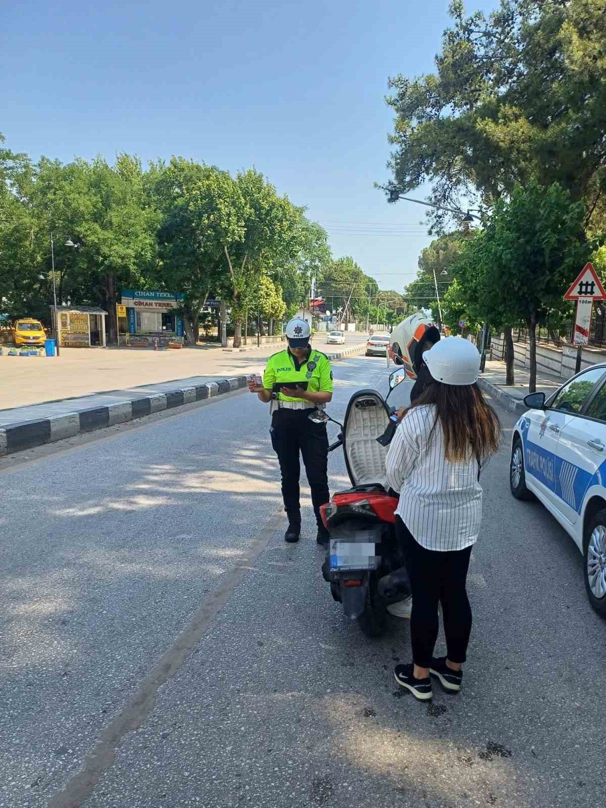 Manisa’da motosikletlilere ceza yağdı 