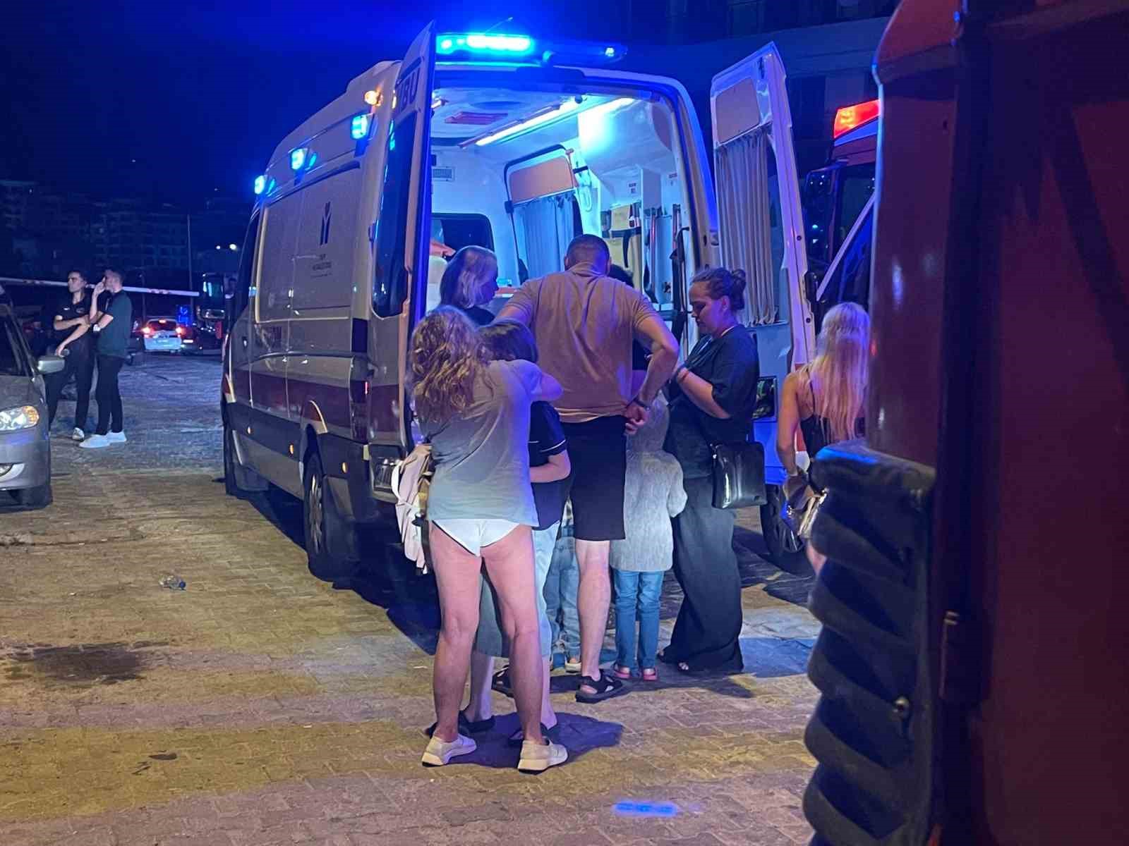 Alanya’da otelde çıkan yangında 600 turist tahliye edildi 