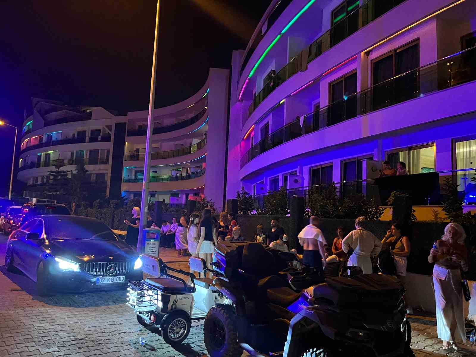 Alanya’da otelde çıkan yangında 600 turist tahliye edildi 